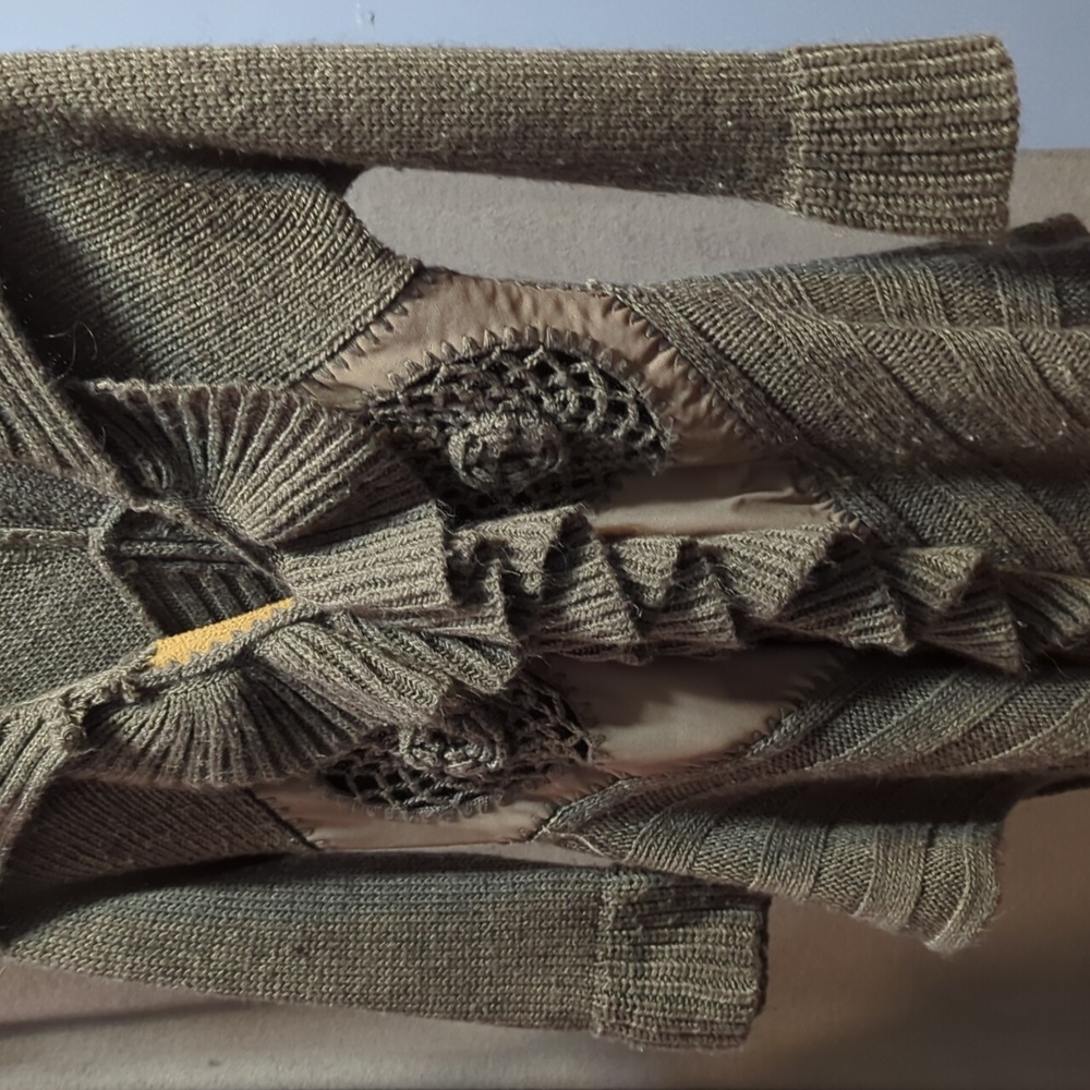 Cardigan - Picture 2 of 4